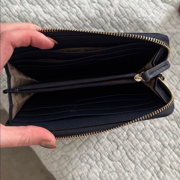 Lo&Sons Zip Wallet - Picture 4 of 4